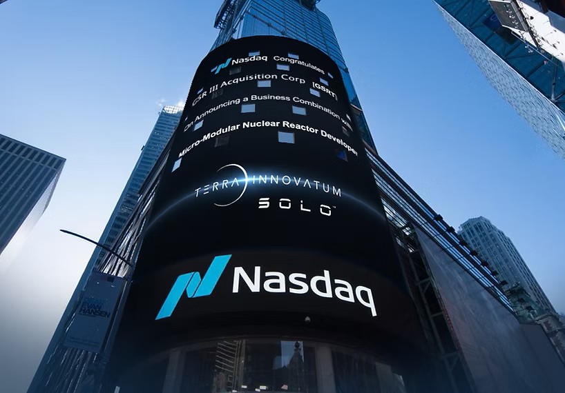 Nuclear energy stocks trend 2025 investment opportunities
